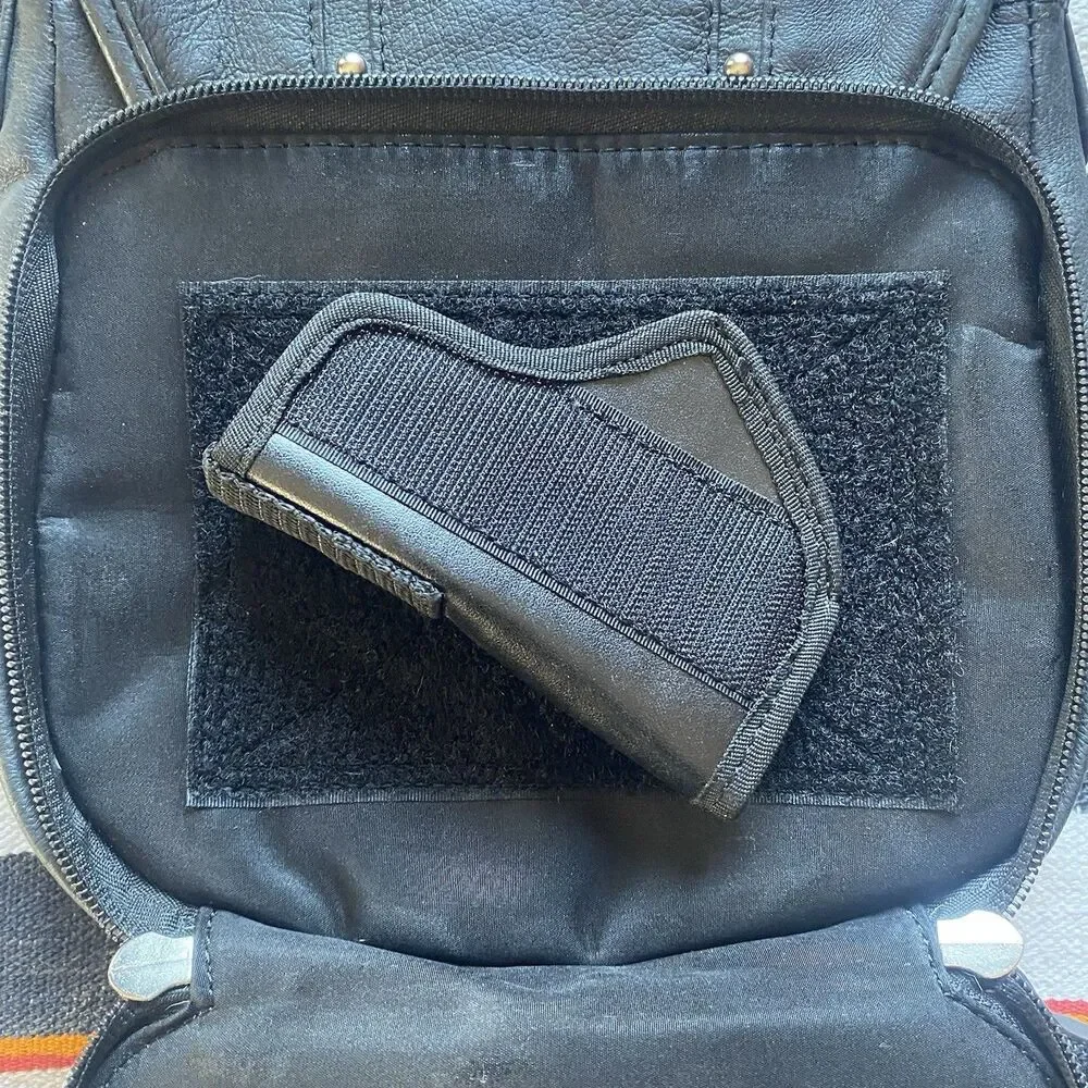 Gun Tote’n Mama Leather Studded Concealed Carry Bag Purse. Crossbody. Excellent! - Picture 13 of 16